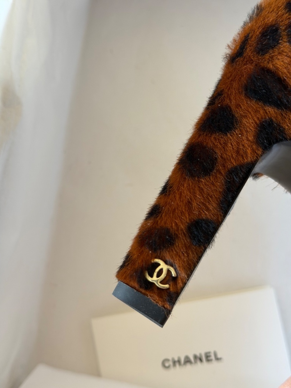 Chanel shoes - Picture 3 of 4